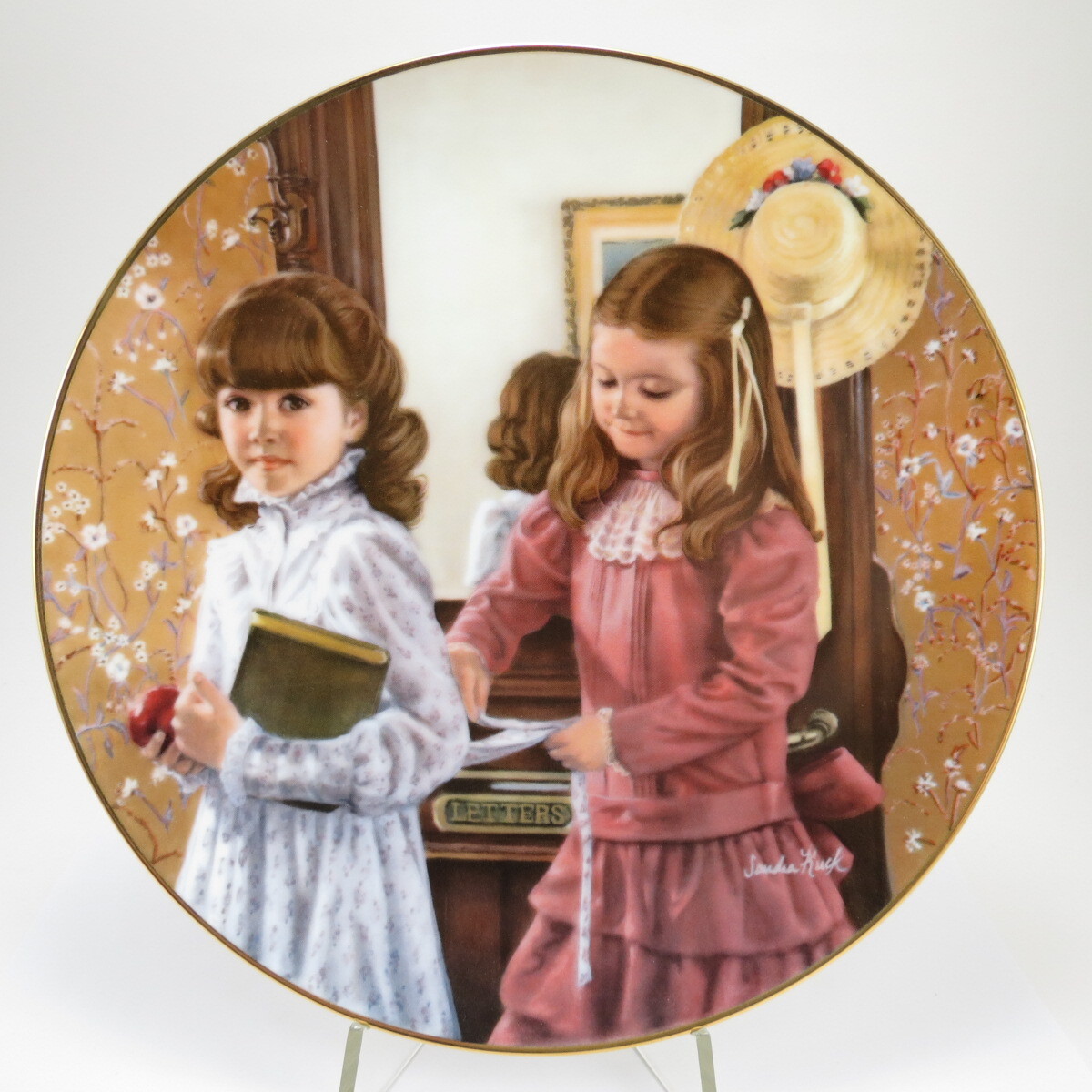 Тарелки в школу. Набор детской посуды 4 тарелки дулевский фарфор. Тарелка с ручкой. Тарелки в школу. Тарелка мелкая диам.