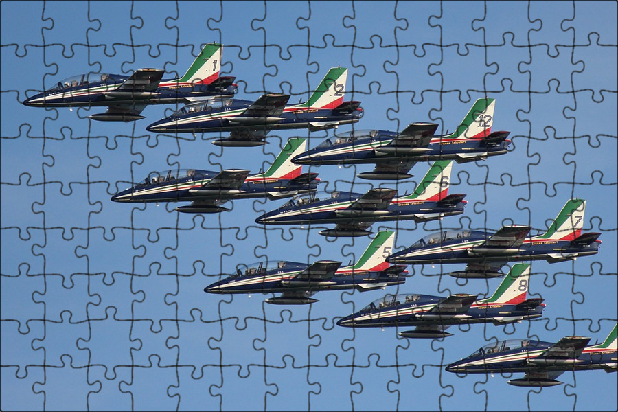 Небесные гусары пилотажная группа. Frecce tricolori. Frecce tricolori. Фречче триколори. Frecce tricolori.