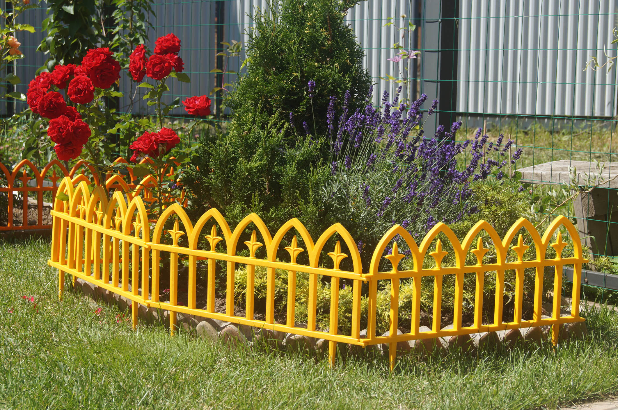 Забор декоративный для сада купить. Ограждение Палисад. Садовый заборчик Палисад зеленый. Ограждения для клумб и цветников. Декоративный забор для цветника.
