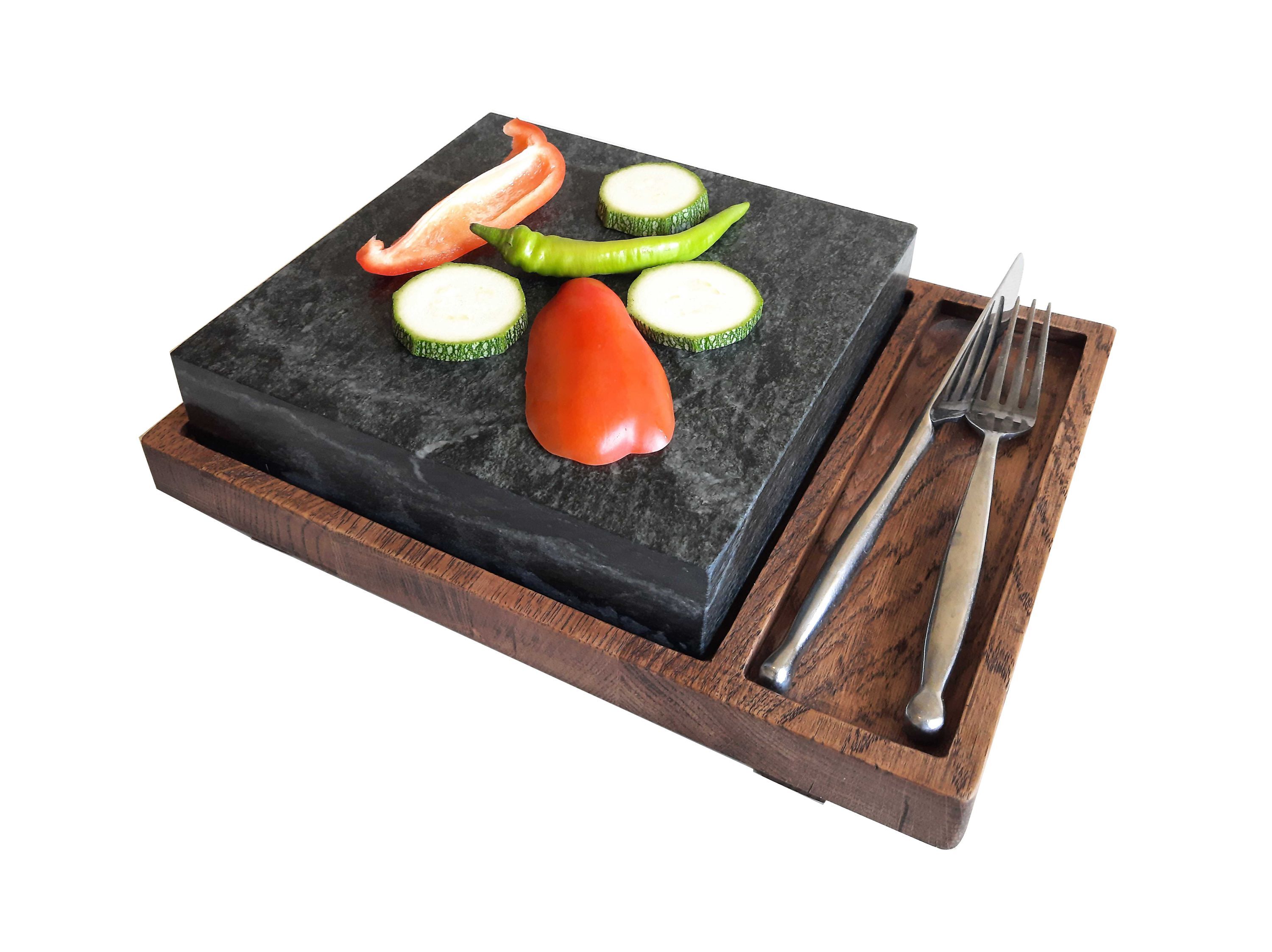 Гриль каменный для жарки на столе мясных стейков, овощей, морепродуктов .