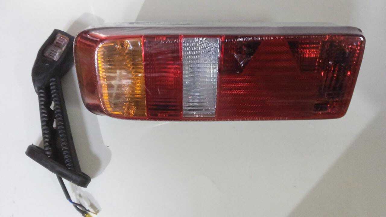 Фонарь задний левый universal 0030 с amp 450-1901l-we. Фонарь задний krone с габаритом левый. Фонарь задний krone/kogel lh разъем 611437м. Фонарь задний krone. 515072281 фонарь krone.