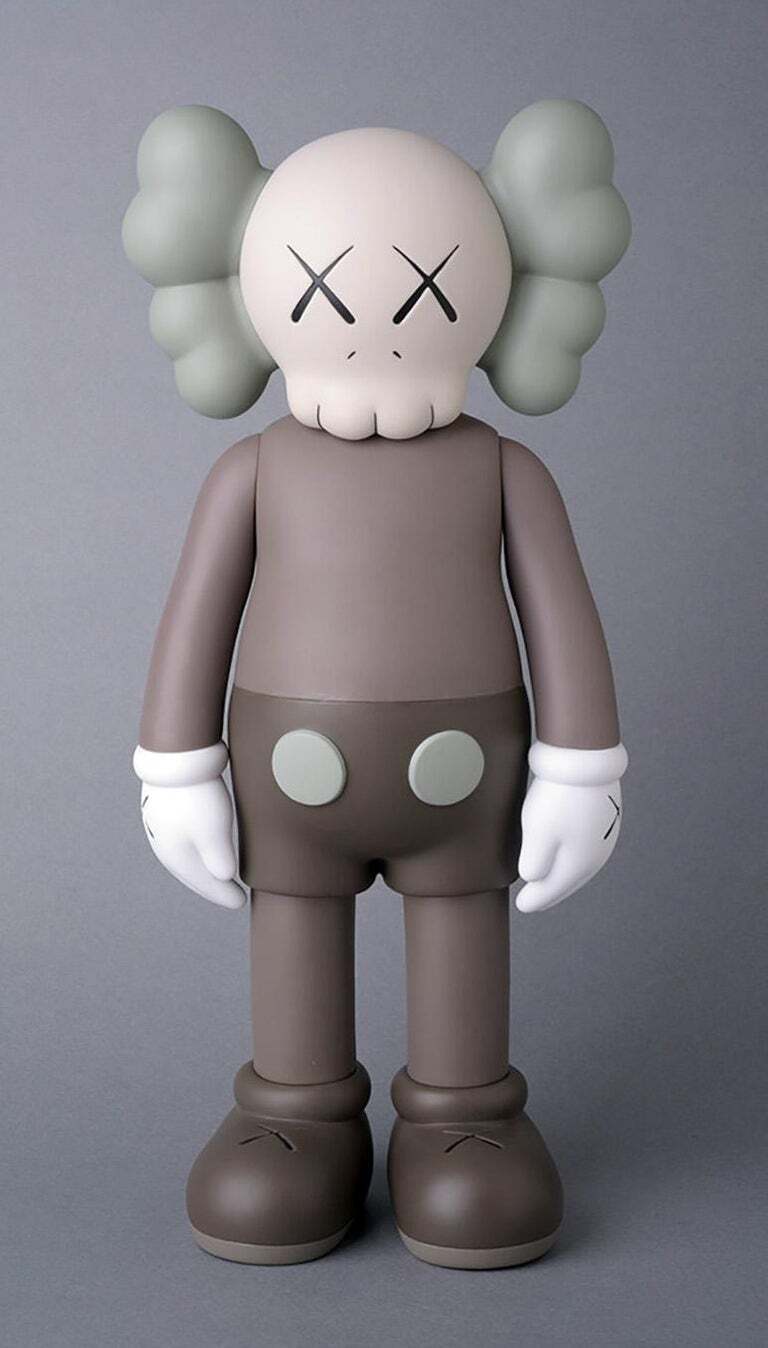 Мишка кавс. Игрушка KAWS Companion. Фигурка KAWS Companion. KAWS Companion open Edition Vinyl Figure. KAWS Companion коричневый.