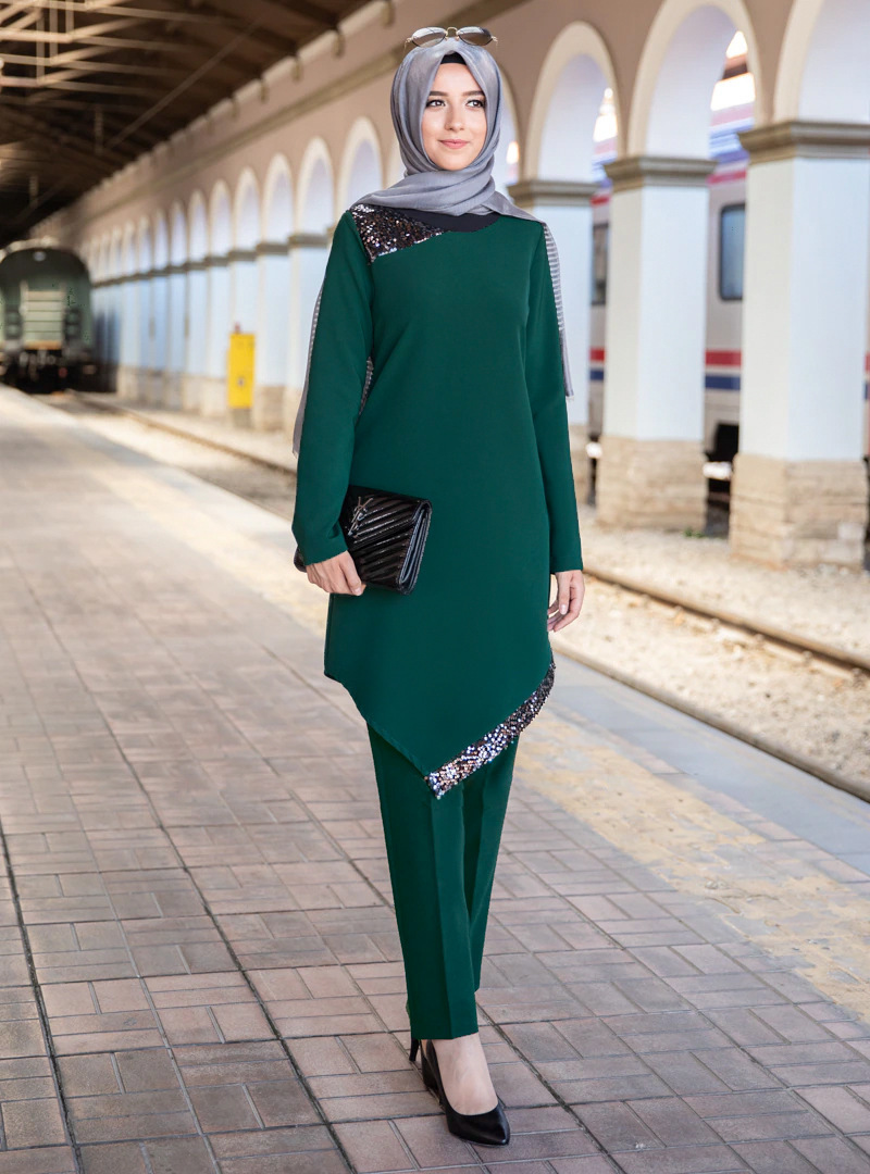 Мусульманские комплекты. Платье со штанами мусульманский. Мусульманская женская одежда одежда больших размеров в Казани. Докер мусульманский.