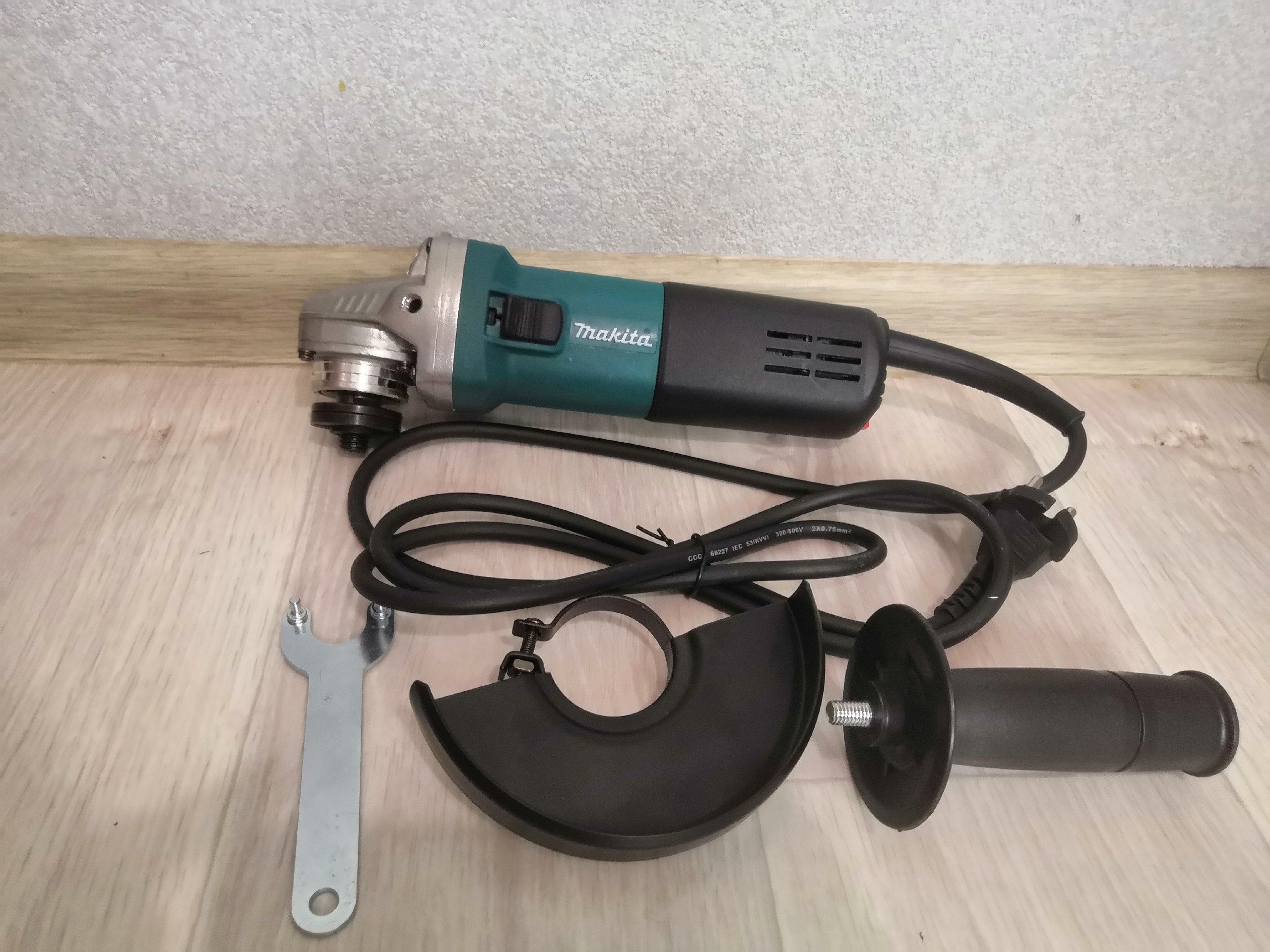 Макита 125 отзывы. Makita 9558hn. Болгарка Макита большая. Гриндер на болгарку.