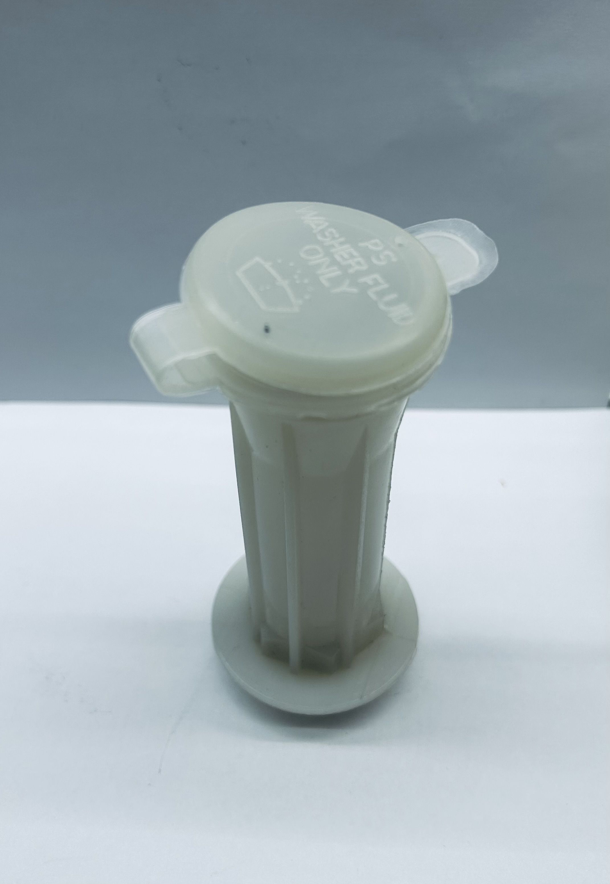 горловина омывателя нексия