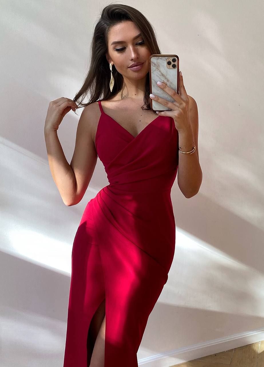 Чарующее красное кружевное платье – образец элегантности и шика | Мода от aikimaster.ru