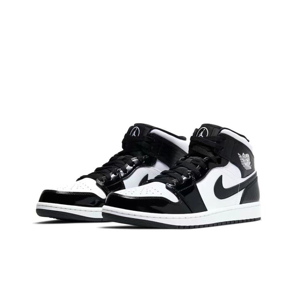 Nike air jordan 1 black and white mid best sale