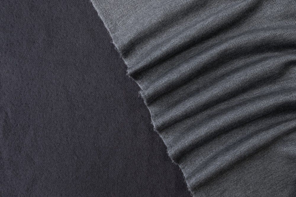 трикотаж серого цвета