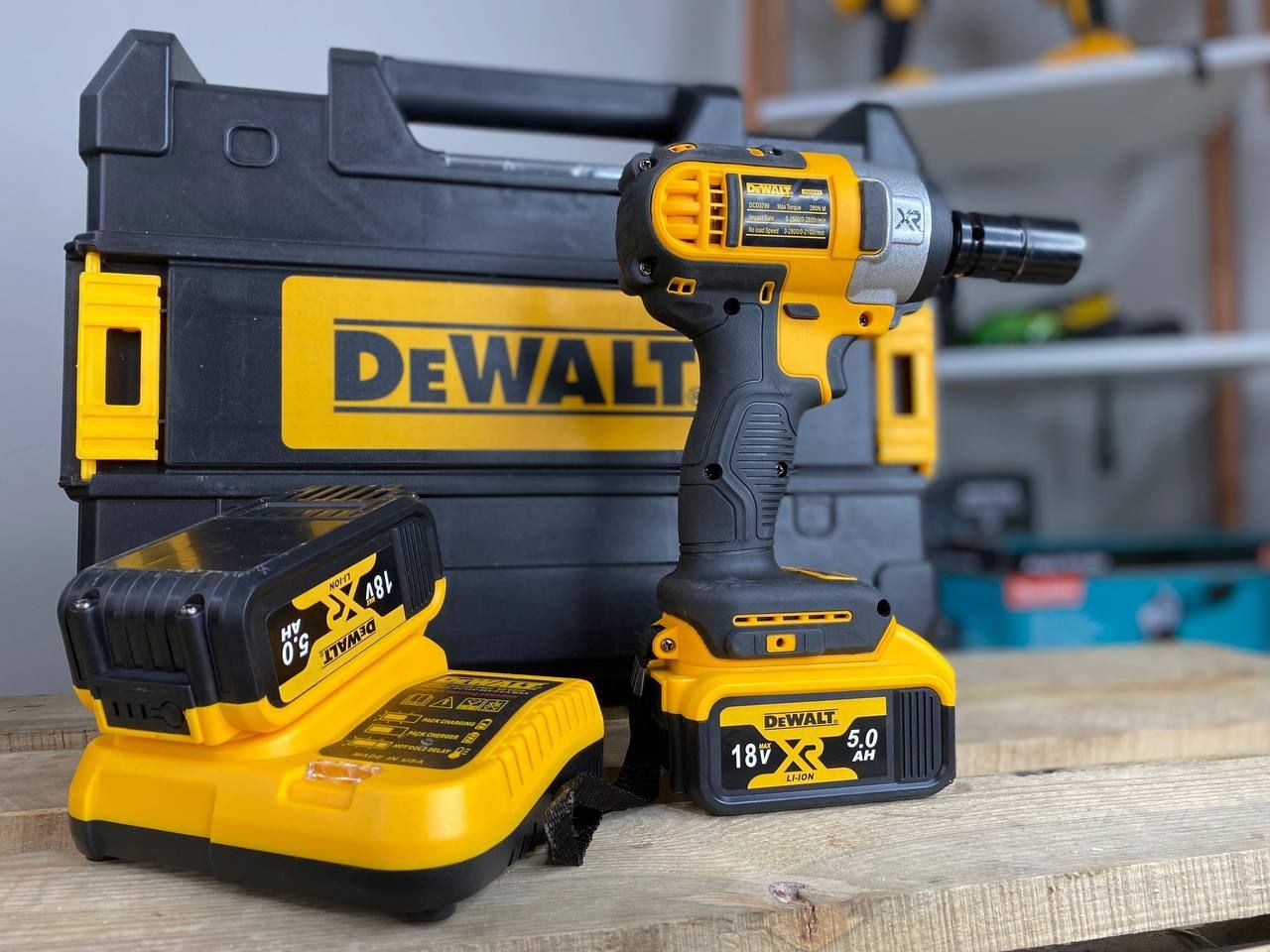Dewalt xr 18v. Dewalt 18v xr.