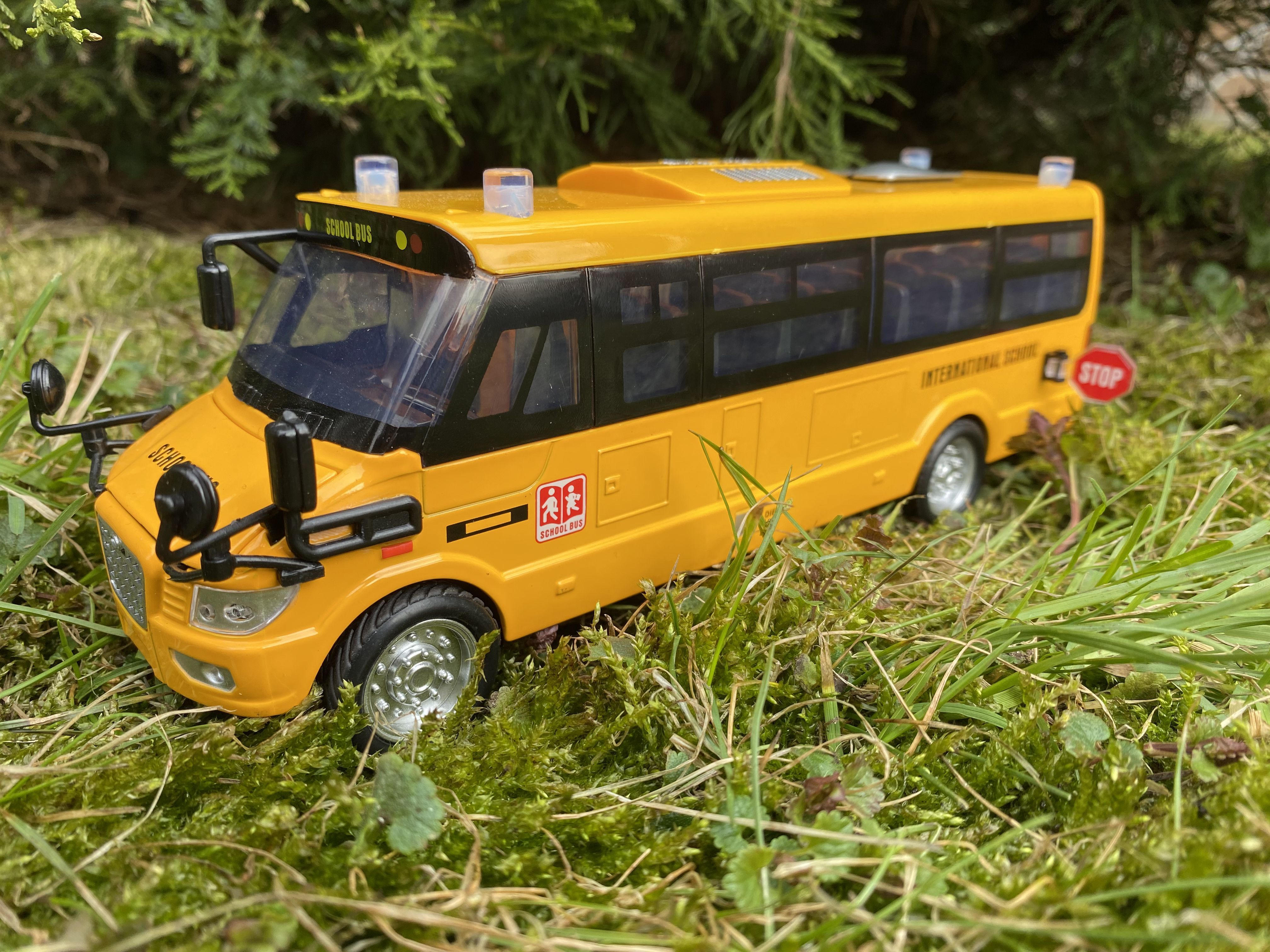 Детская игрушка, коллекционная модель школьный автобус School Bus 1:55  металл (свет,звук) - купить с доставкой по выгодным ценам в  интернет-магазине OZON (1178030331)