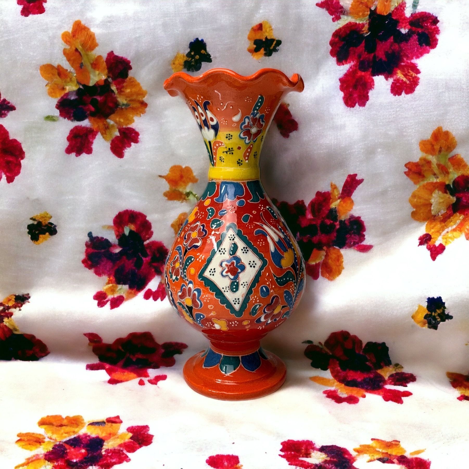 Лампада из гранита империал ред. Вазы напольные металлические. Ваза яцкевич синие цветы. Вазы владикавказ. Турецкая ваза купить.