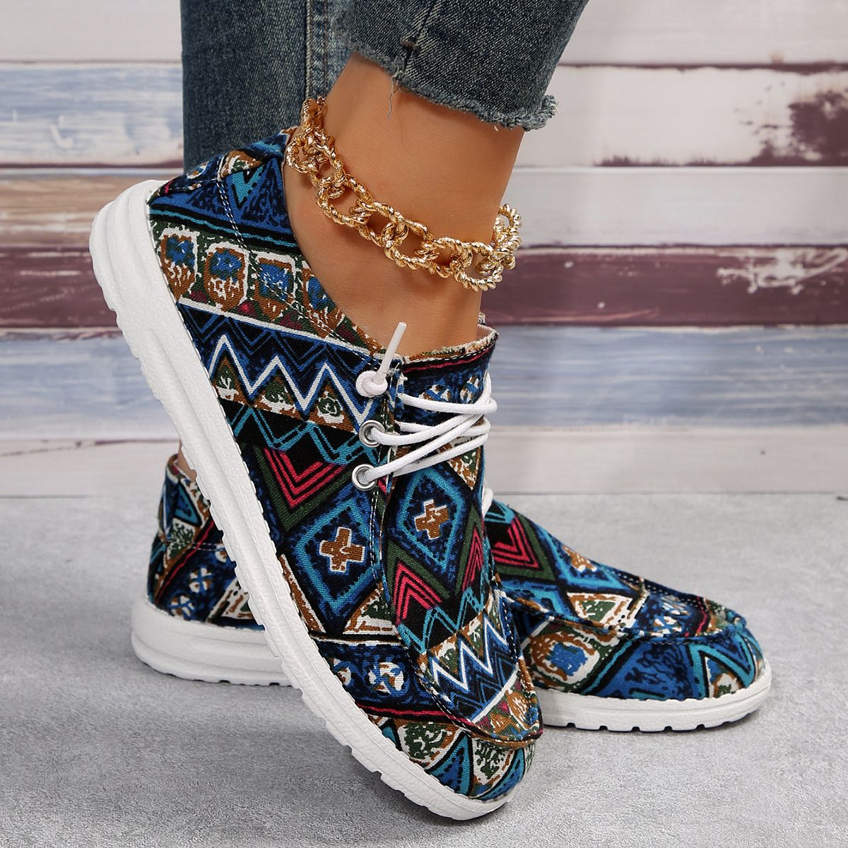 Этническая обувь