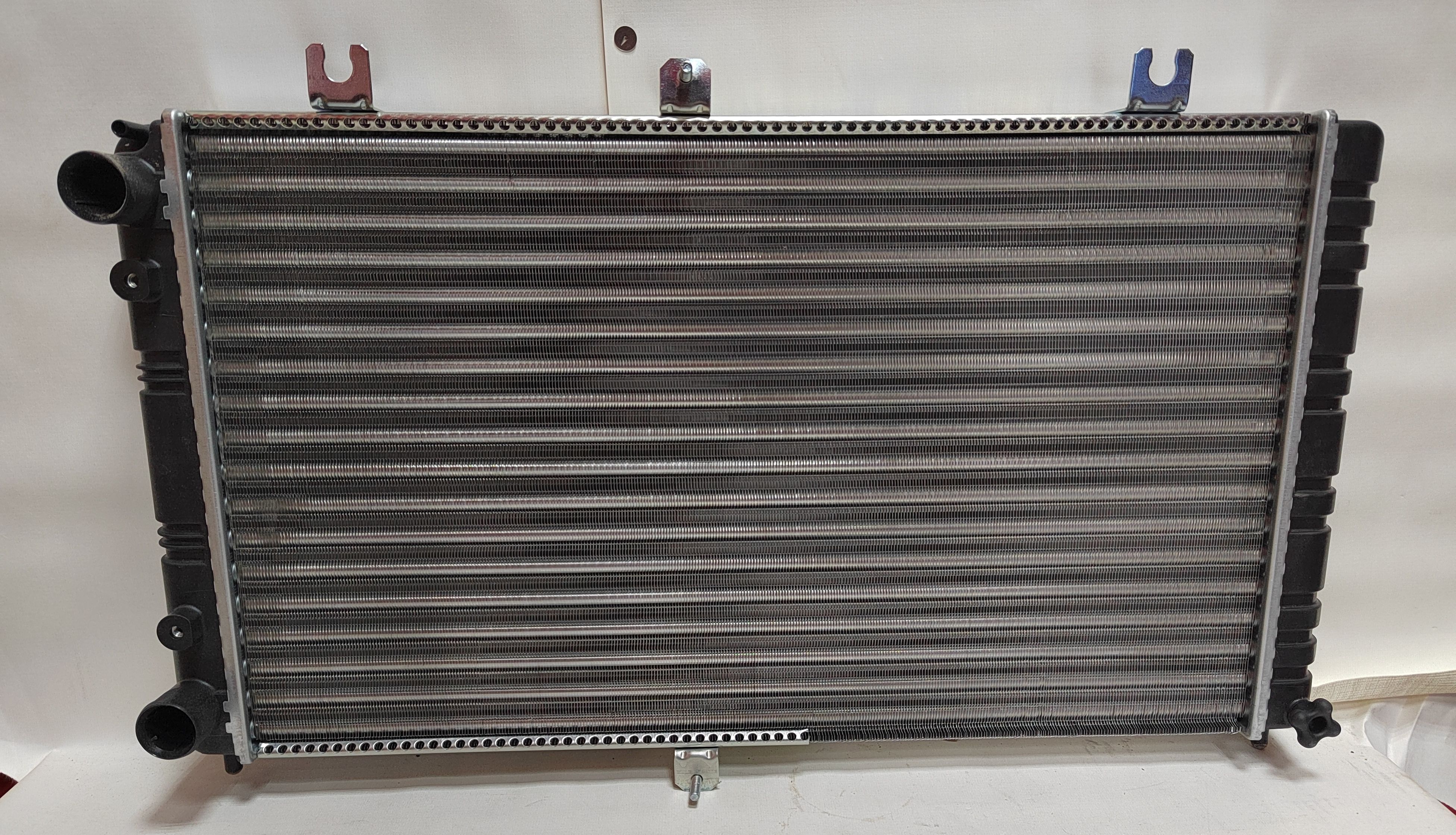 Радиатор 2170 halla hofer. Радиатор охлаждения приора панасоник лузар. Радиатор охлаждения приора с кондиционером артикул. Радиатор ваз-2170 охлаждения (с кондиционером halla) "luzar" lrc01270b. Lrc0194 luzar.