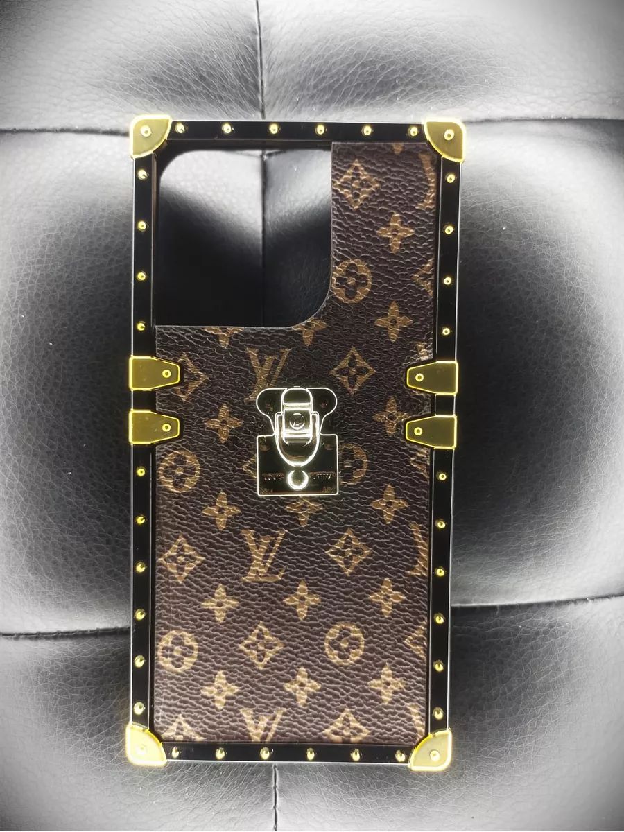 Чехол для iPhone 14 Pro Max/15 Pro Max Louis Vuitton - купить с доставкой  по выгодным ценам в интернет-магазине OZON (1276930230)