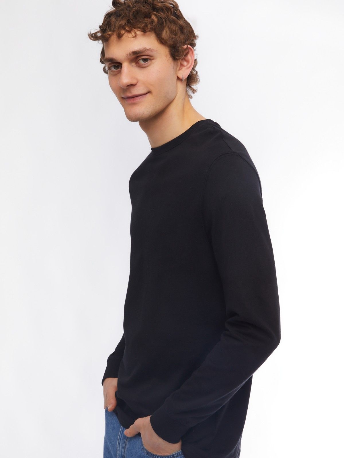 Мужской однотонный базовый лонгслив из эластичного хлопкового трикотажа ста...