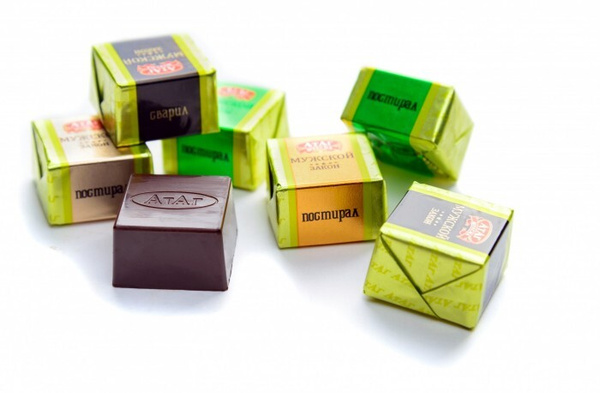Конфеты шоколадные квадратные с начинкой ассорти АтАг, "Мужской закон ...