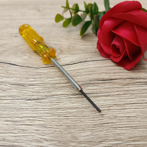 Отвёртка шестигранная 1,6мм для замены игл в оверлока или плоскошовной ...