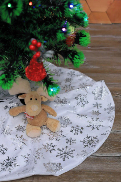 Юбка под Елку 120 см Белая Звезды Серебро - купить с доставкой по ...