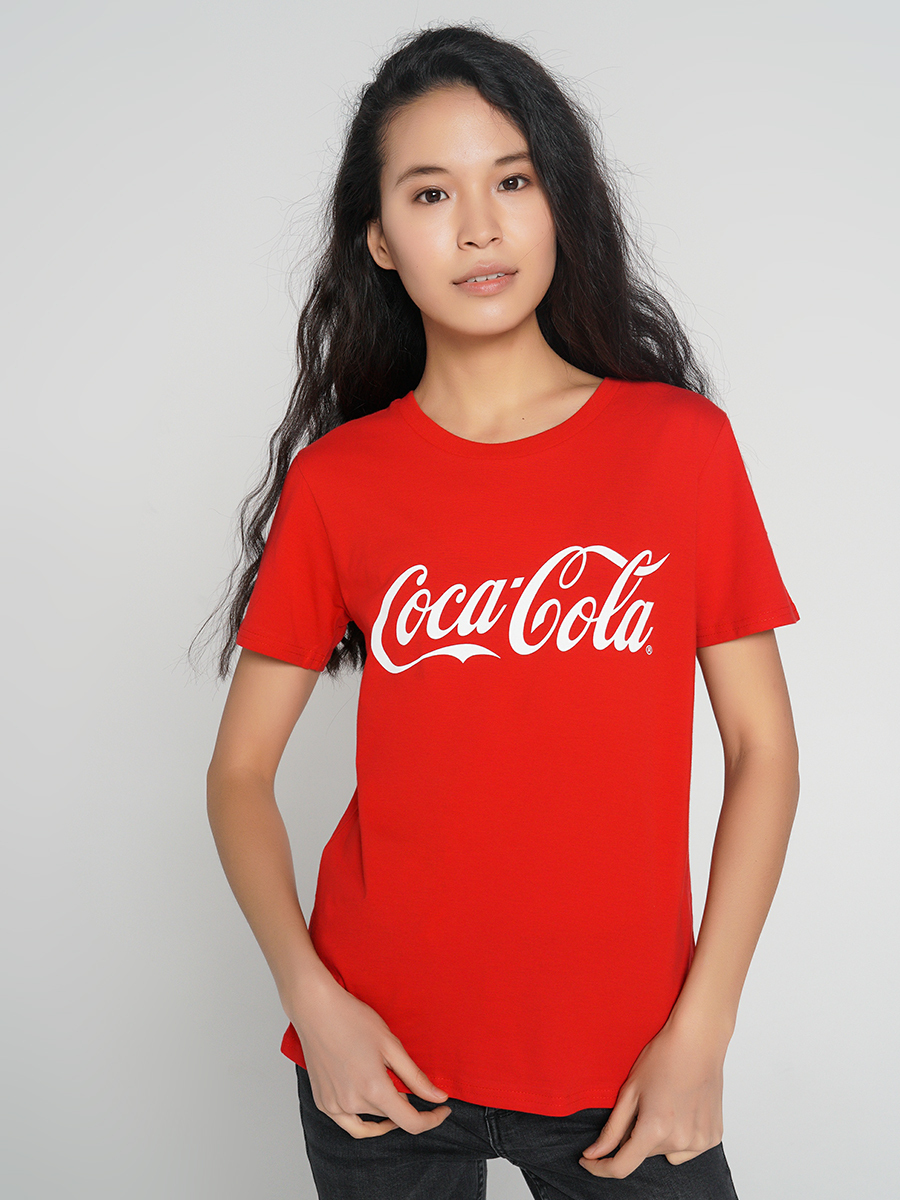 Твоя красная. Майка Coca Cola. Футболка Coca Cola. Футболка твое Кока кола. Футболка Coca Cola женская.