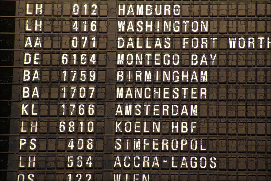 Flight table. Фото Flight Table. Departures Scoreboard. Табло аэропорта вектор. Цифры есть в номерах самолета.