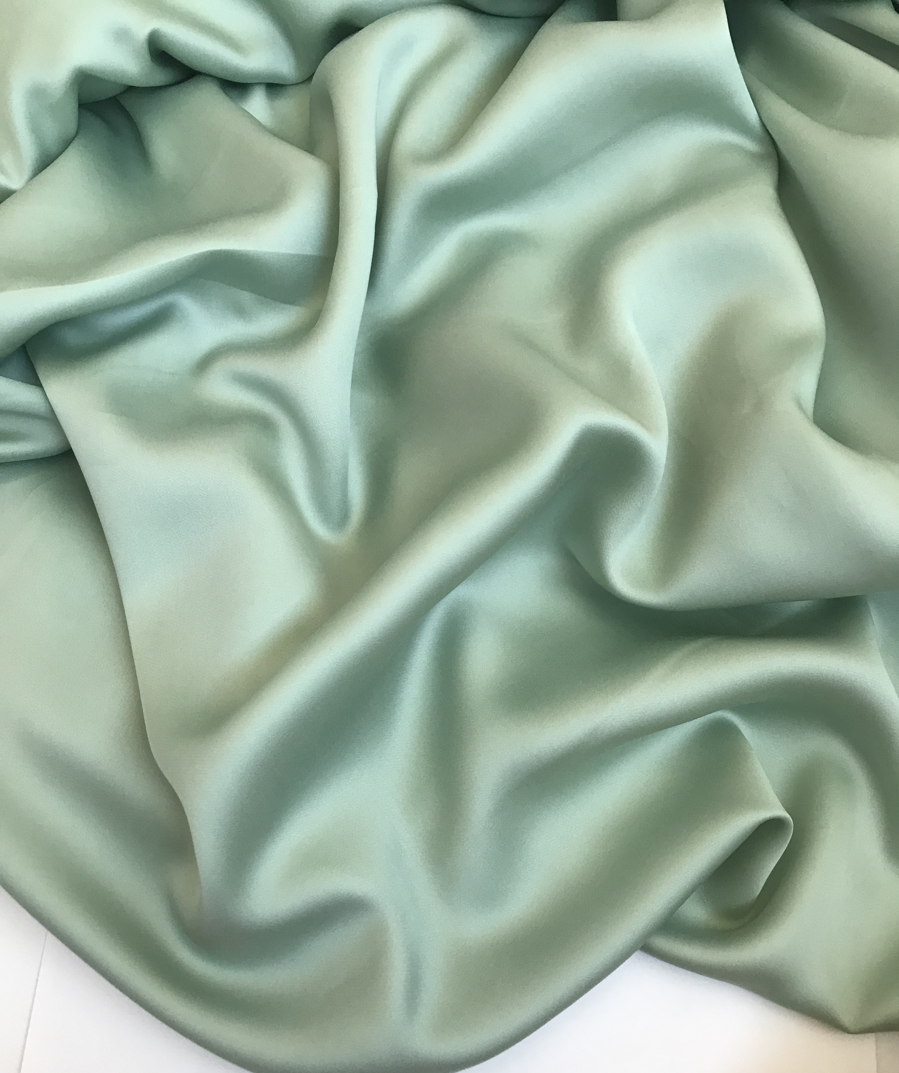 Что такое тенсель ткань. Tencel Lyocell ткань. Тенселя. 100% Эвкалиптовый лиоцелл.. Ткань купра тенсель. Ткань тенсель шелк зеленый.