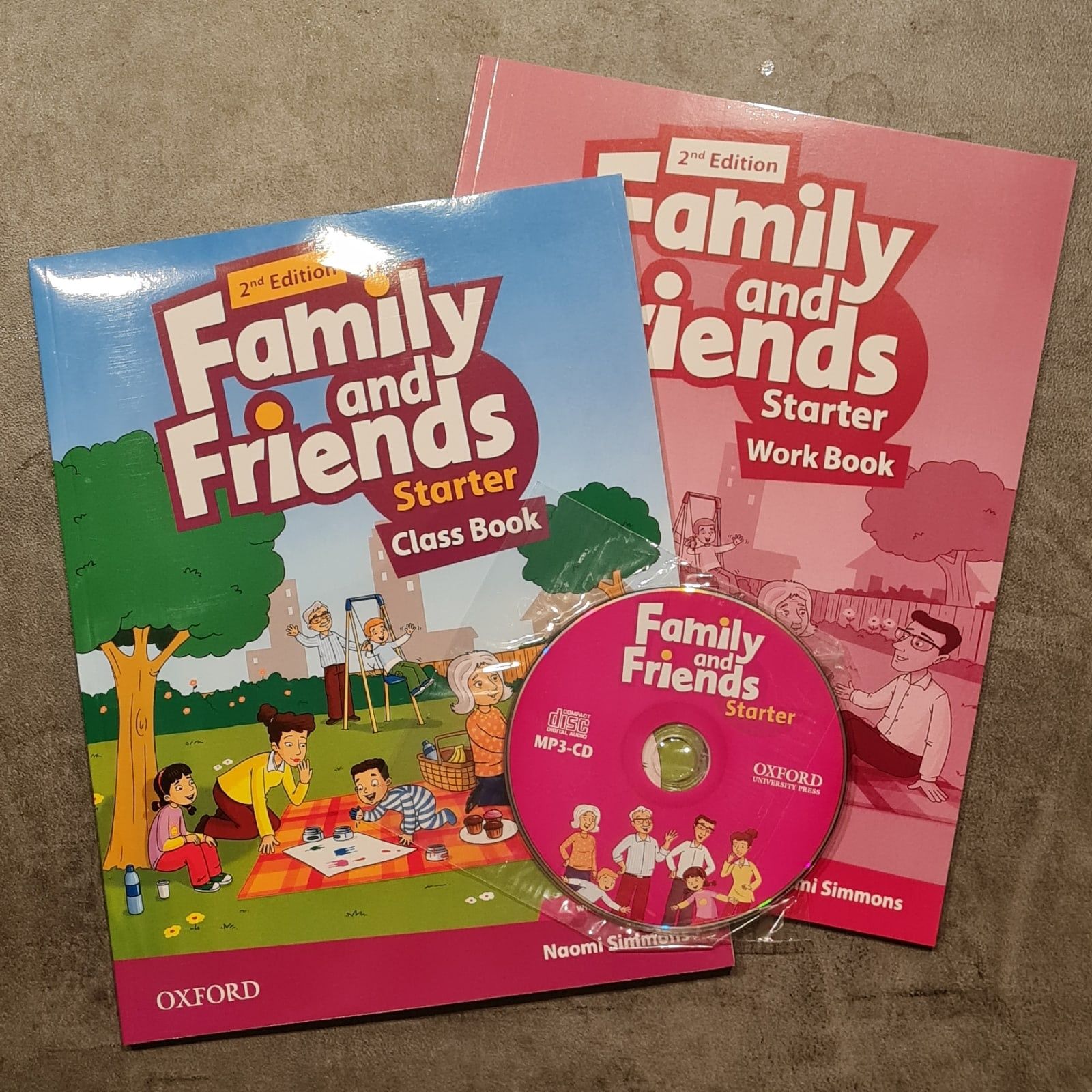 Friends starter book. Family and friends Starter Workbook. Family and friends Starter материалы. Family and friends 2. Family and friends Starter picture Dictionary.