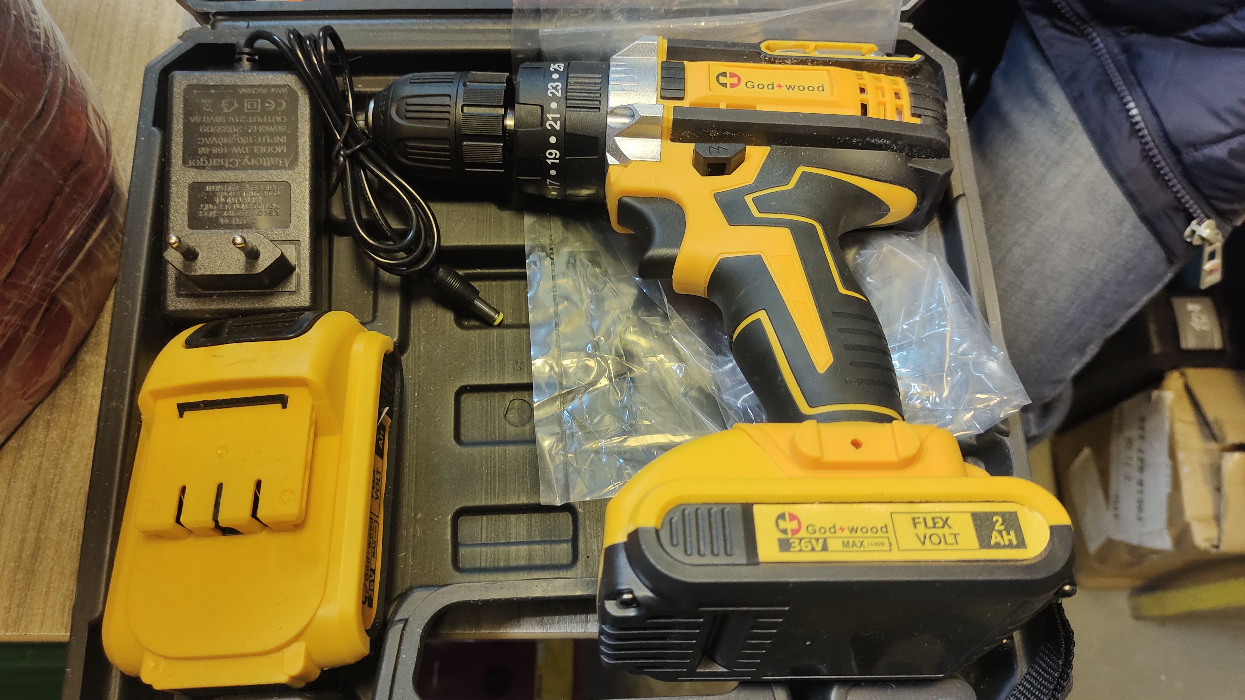 Шуруповерт dewalt 2 аккумулятор. Китайский шуруповерт. китайский шуруповерт хи бао. оранжевый китайский шуруповерт название на h.
