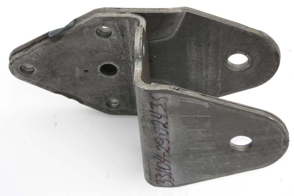 Кронштейн крепления передней рессоры. Кронштейн крепления передней рессоры. Кронштейн передней рессоры скания. Кронштейн вольво fh12. Кронштейн рессоры газель next 4.