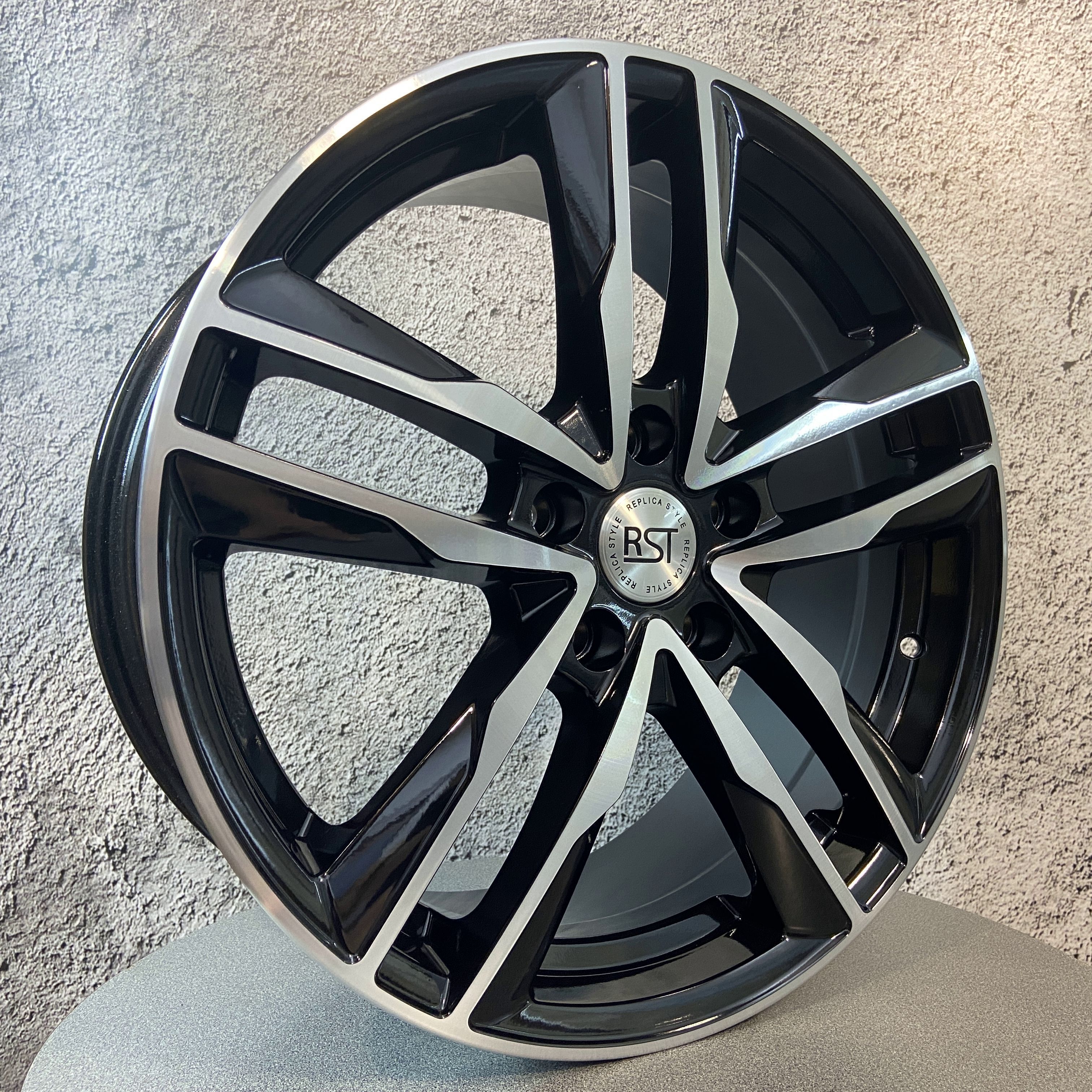 RSTКолесныйдискЛитой18x7.5"PCD5х108ET47D60.1