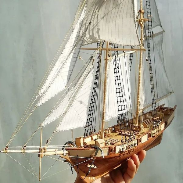 Сборка модели корабля Санта Мария