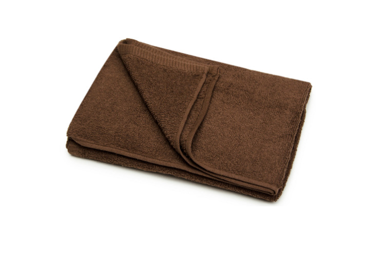 Коричневое полотенце. 70x140 полотенце. Полотенце махровое коричневый. Махра коричневая.