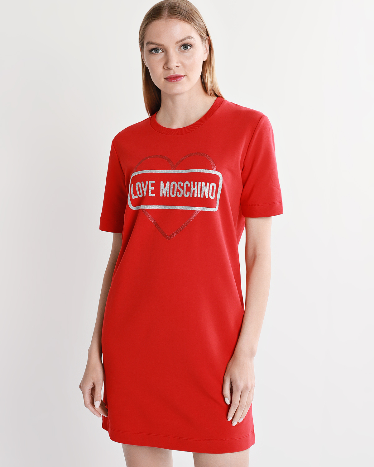 Платье love. Платье Москино. Платье Love Moschino. Красном платье Love. Спортивное платье Love Moschino.