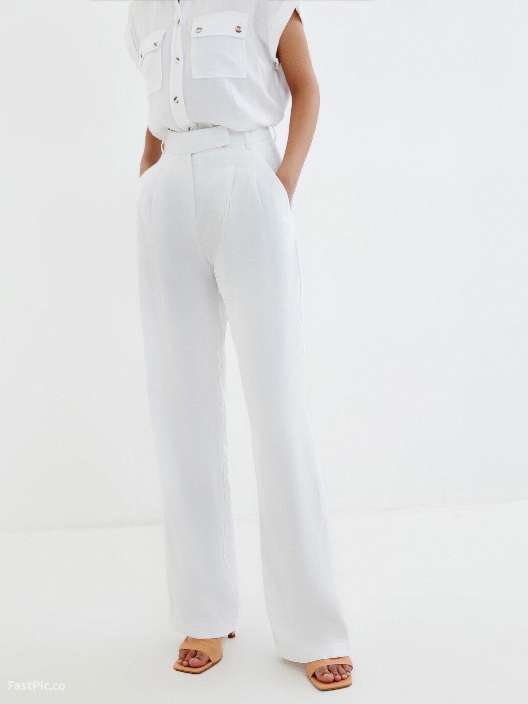 Снятся белые брюки