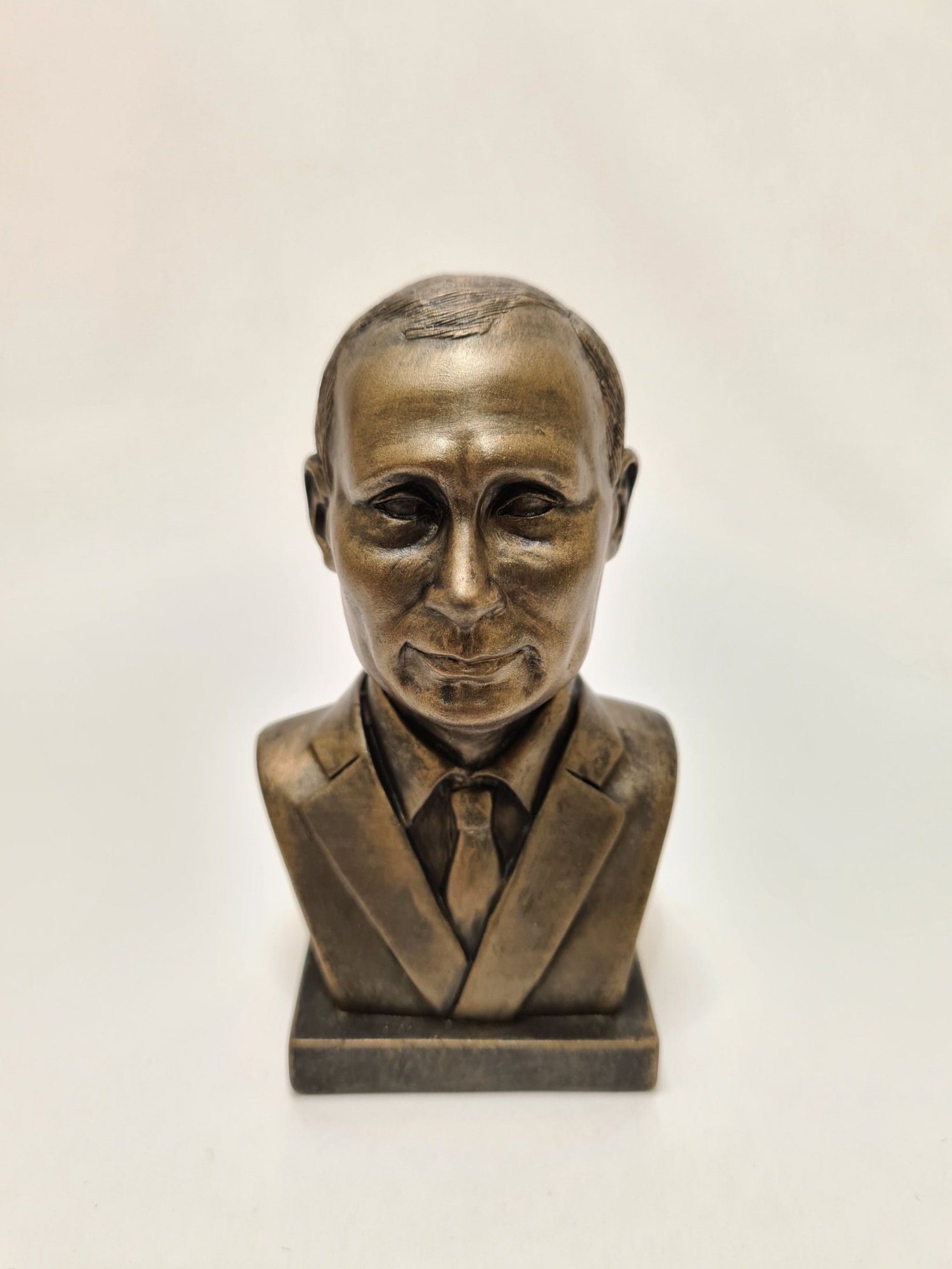 Бюст Владимира Путина — купить в интернет-магазине OZON с быстрой доставкой