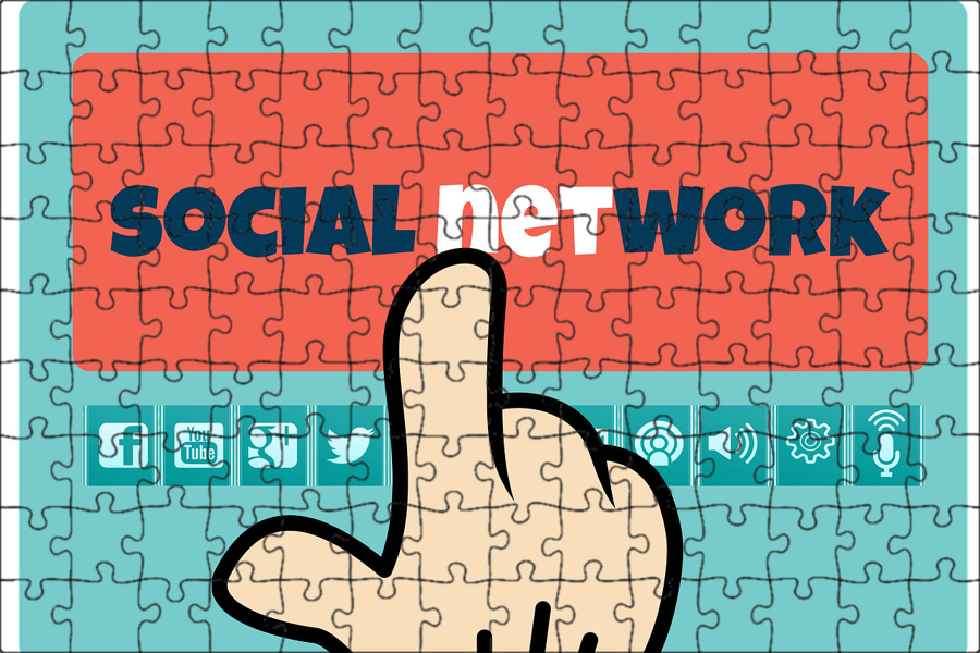 Social 2017. Постер &quot;социальные сети&quot;. follow us on social media. first hand media.