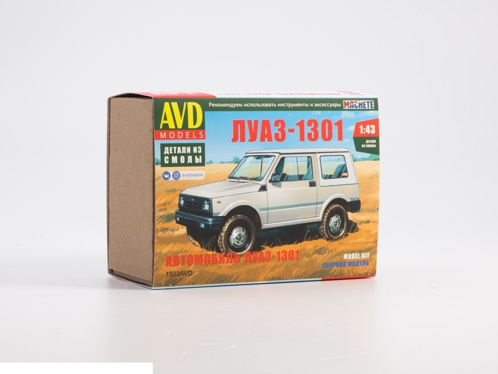 Сборная модель AVD Models 1503AVD ЛУАЗ 1301 Масштаб 1/43