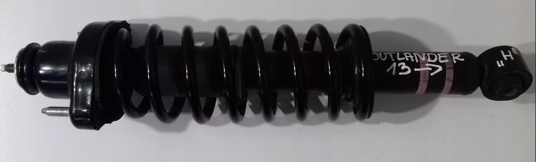 Хундай. Амортизатор митсубиси аутлендер. Аутлендер хл амортизатора переднего. Амортизатор передний митсубиси аутлендер. Стойка передняя аутлендер 3.