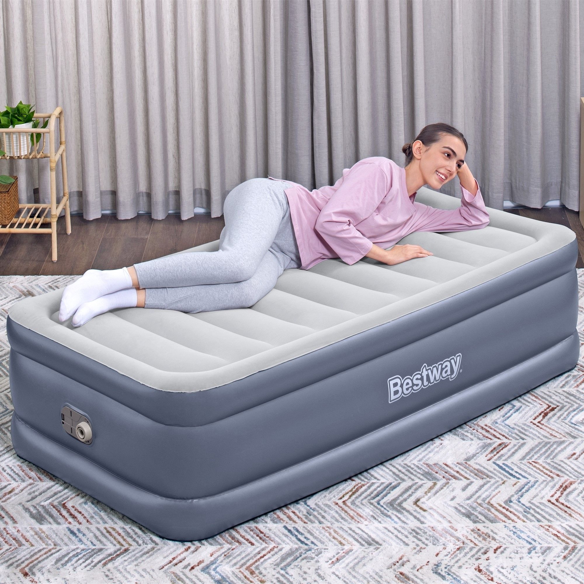 КроватьнадувнаяBestway191х97х51смодноспальная,до150кг,встроенныйэлектрическийнасос,одноместная,длясна,сумкадляхранения,заплаткадляремонта,TriTechTwin6713G