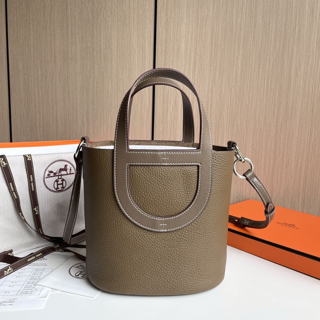 <b>Сумка</b>-<b>ведро</b> Hermes new style In the loop pig nose с кармашком внутри.