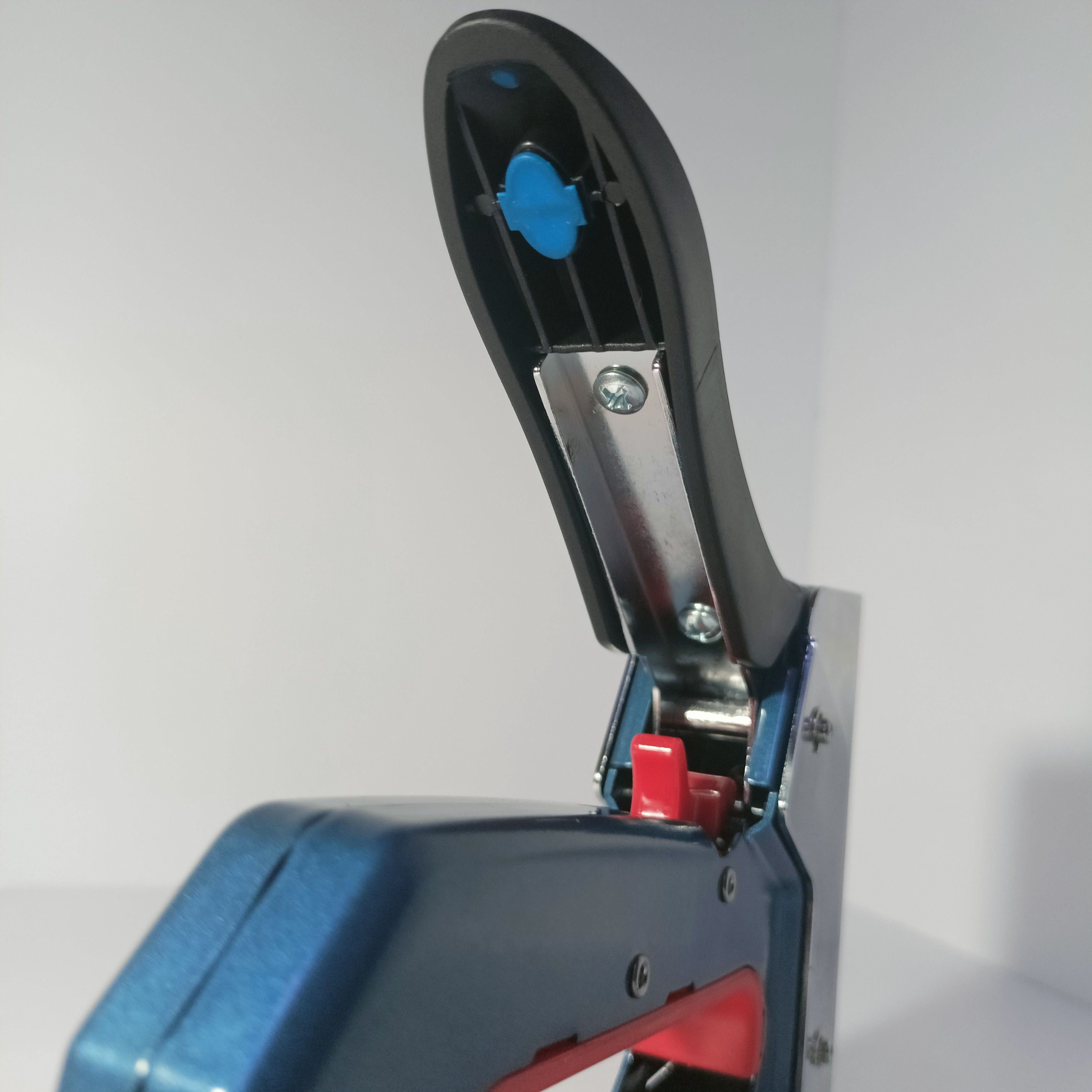 Степлер зубр. Степлер скобы 13 140 53. Степлер зубр. Степлер зубр рессорный. Скобозабивной пистолет sparta 42002.