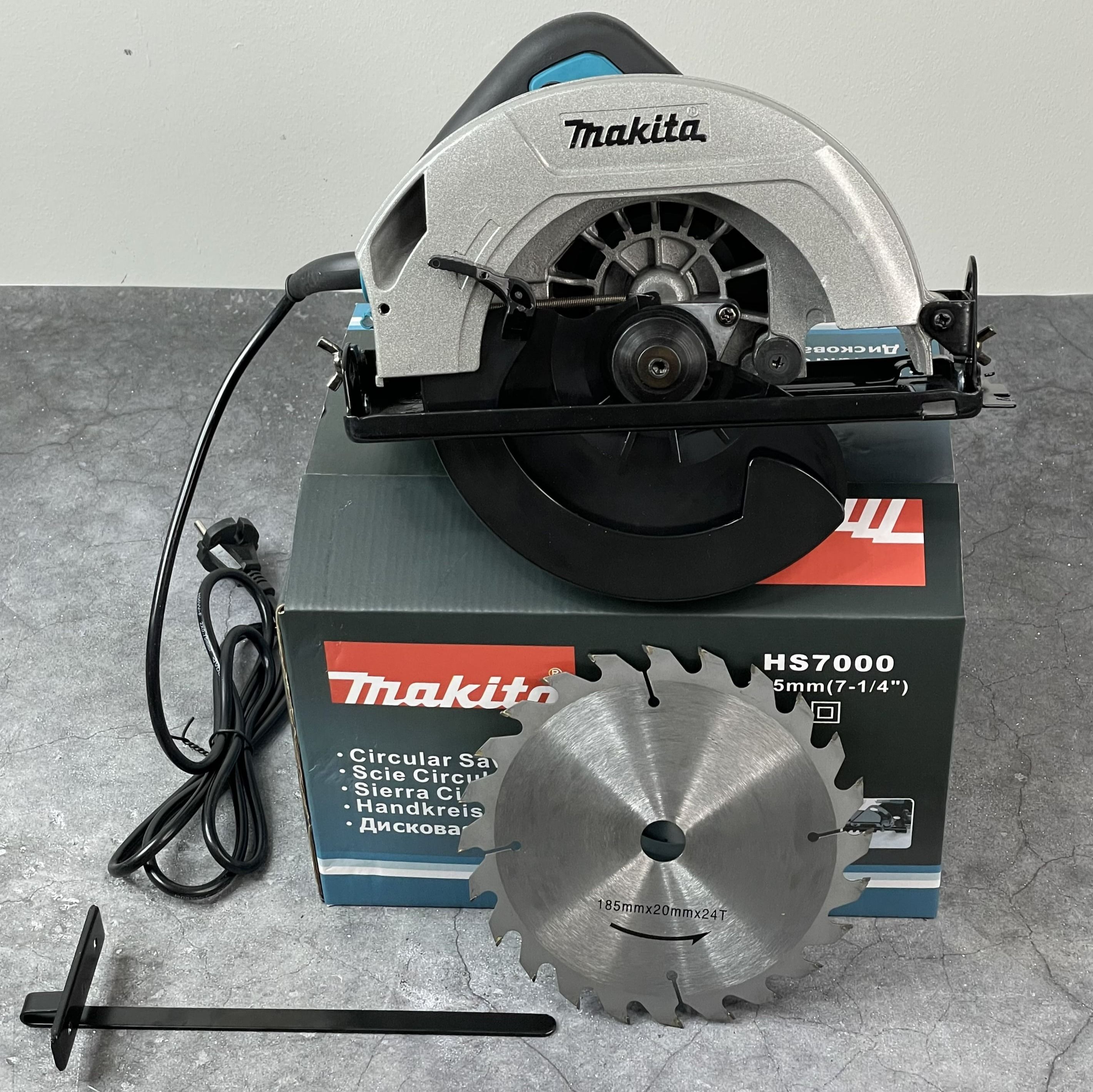 Hs 7000 макита. Makita 1200. Дисковая пила Makita n5900b.