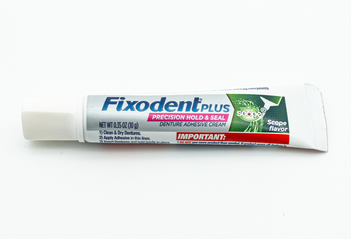 Fixodent Plus Крем для фиксации съемных зубных протезов, 10г - купить ...