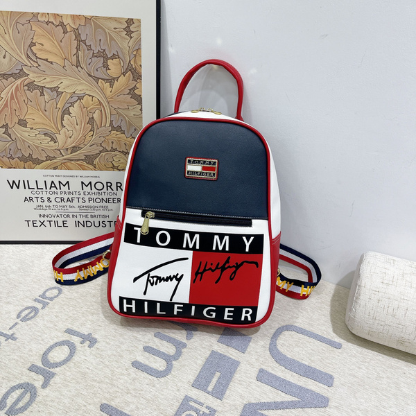 Tommy Hilfiger Сумка на плечо - купить с доставкой по выгодным ценам в ...