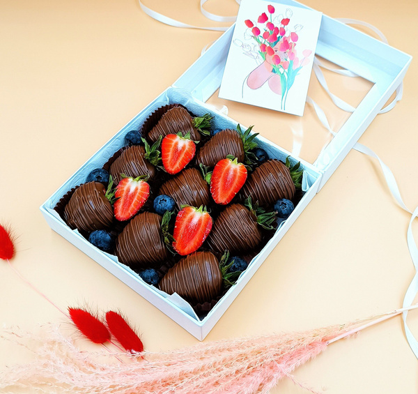 Клубника в бельгийским шоколаде Callebaut - купить с доставкой по ...