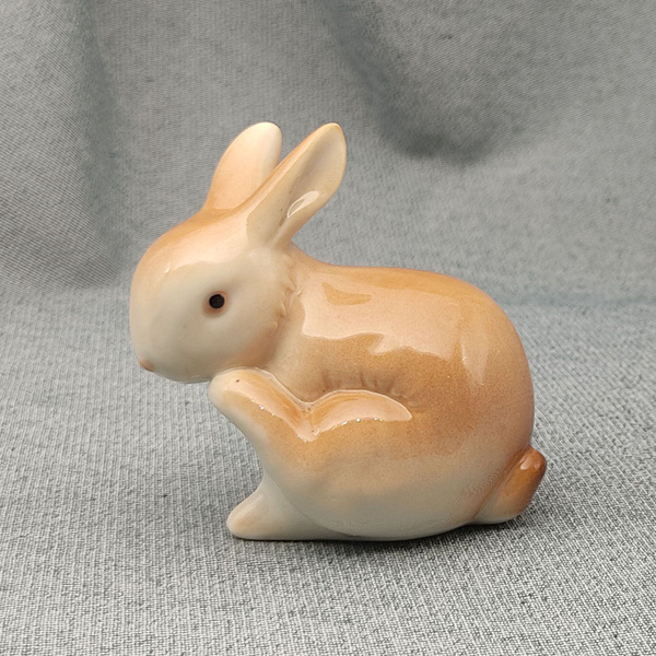 статуэтка Заяц, фарфор, роспись, аэрография, Китай, 2000-2010 гг ...