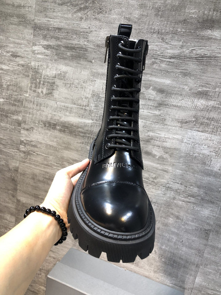 Ботинки Balenciaga - купить с доставкой по выгодным ценам винтернет-магазине OZON (1171328751)