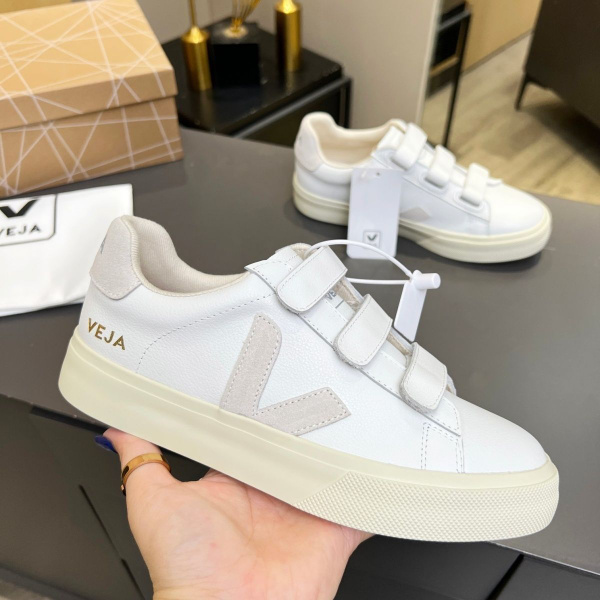 Кроссовки Veja - купить с доставкой по выгодным ценам в интернет ...