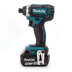Аккумуляторный ударный шуруповерт Makita DTD152RME предназначен для заворачивания и выворачивания крепежа. Металлический зажим позволяет носить инструмент  ...