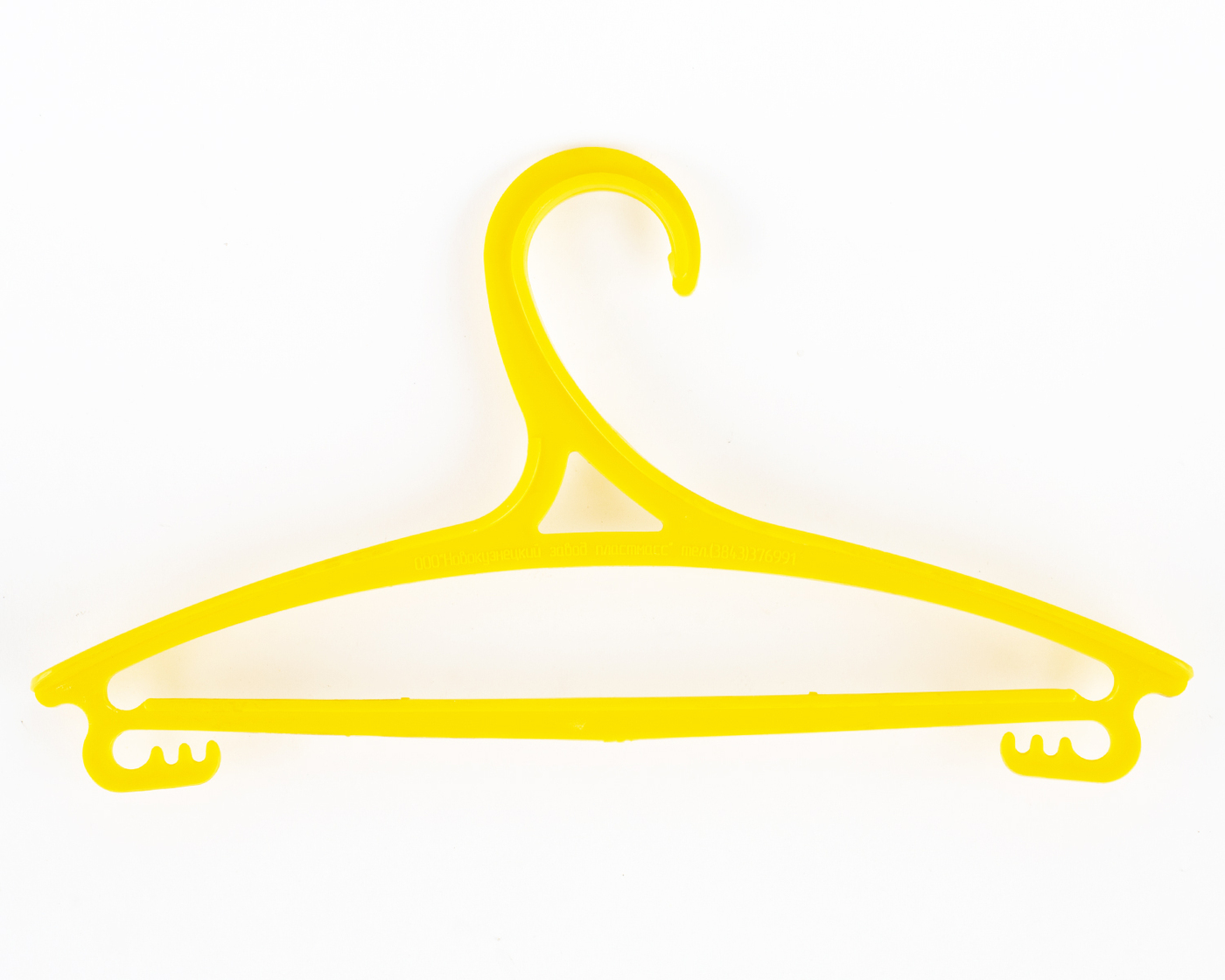 Плечики для одежды 6 букв. Плечики для одежды желтые. Одежда на вешалке желтая. Плечики для одежды пластиковые желтые круглые. Плечики желтого цвета для одежды металлические.