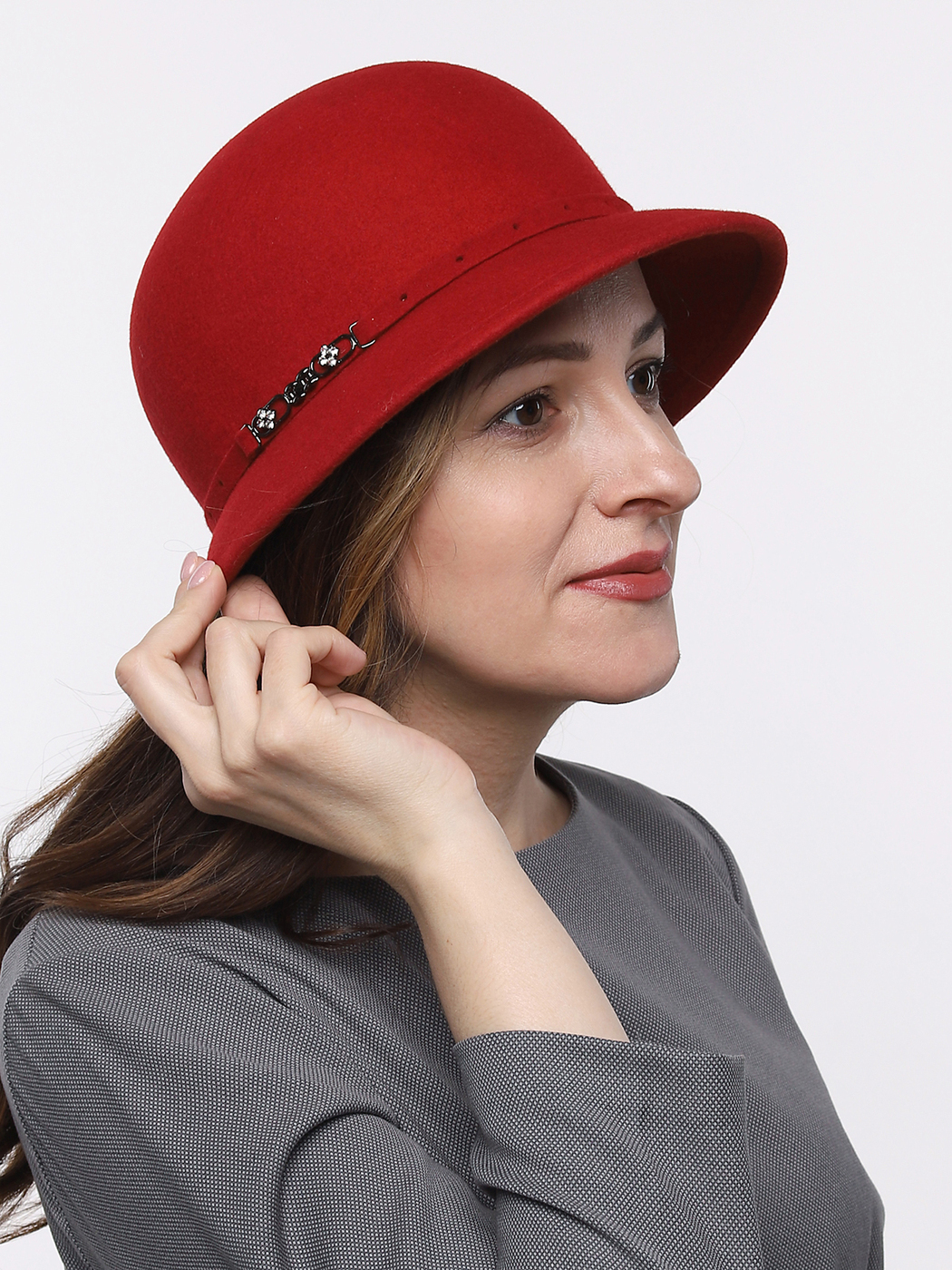 Фетровая шляпа москва. Фетровая шляпа. Фетровые шляпы в Новосибирске. Шляпа фетровая финская. Шляпы женские фетровые красные брендовые.